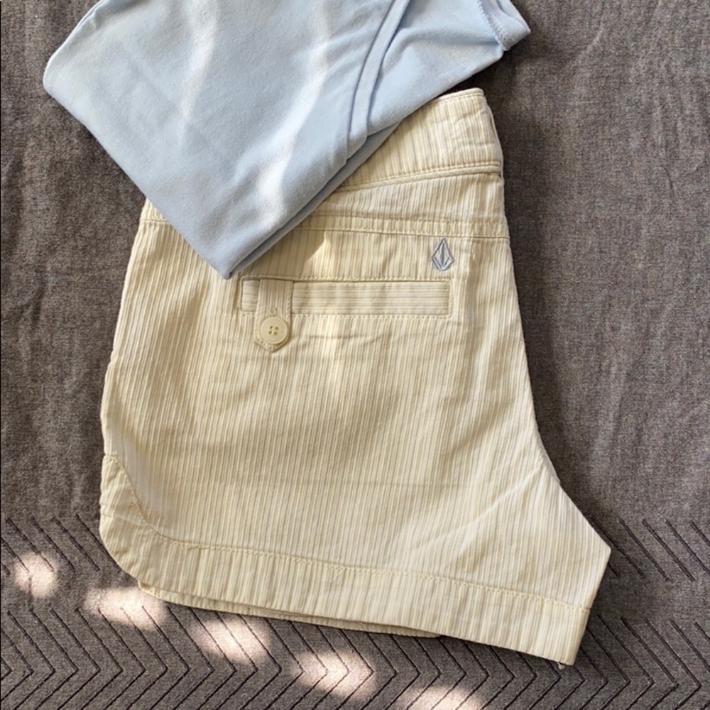 Volcom shorts - Picture 3 of 6